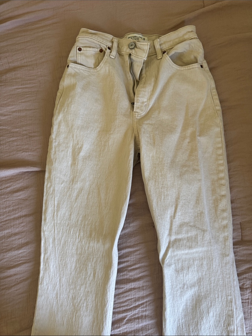 Cream Abercrombie 90s straight Jean